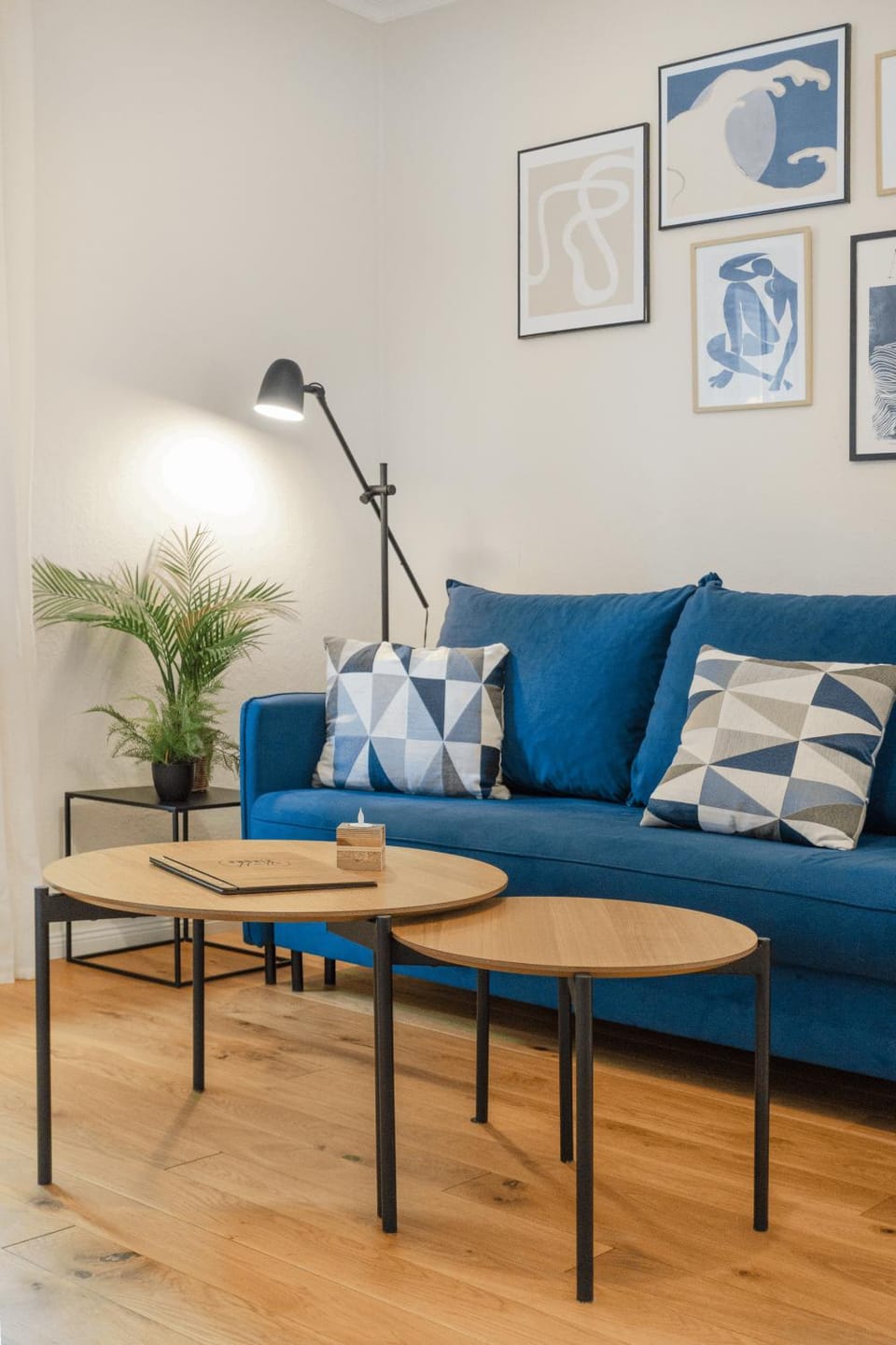 Communal lounge/ TV room, Living room, Seating area