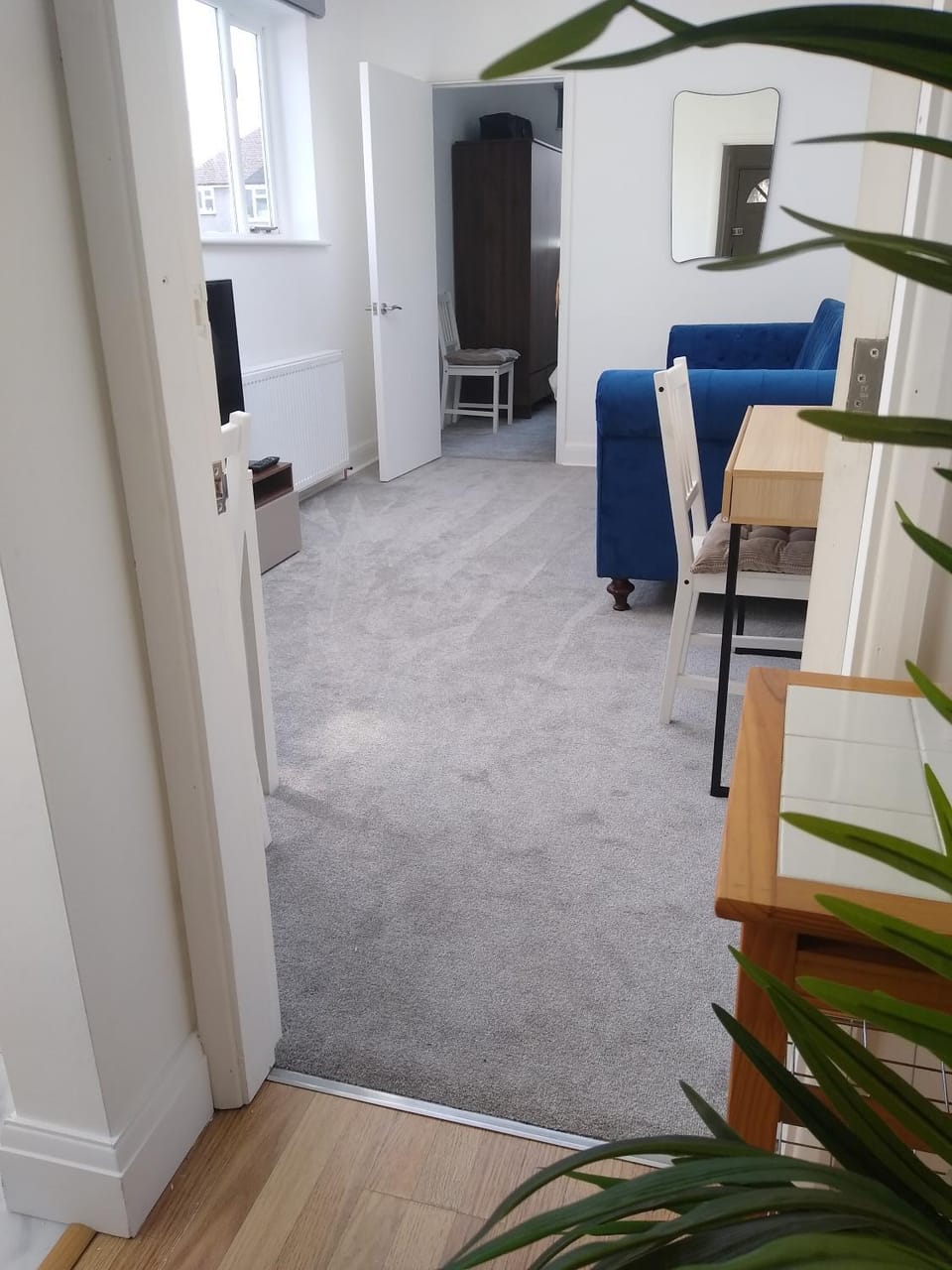 TV and multimedia, Living room, Photo of the whole room, Seating area, Dining area