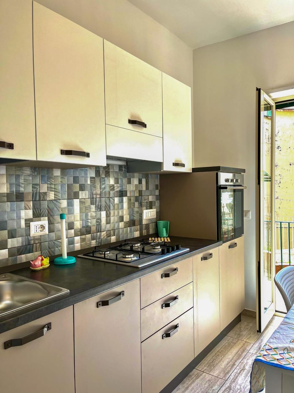 Kitchen or kitchenette, Dining area, dishwasher, minibar, oven, pet friendly, stove