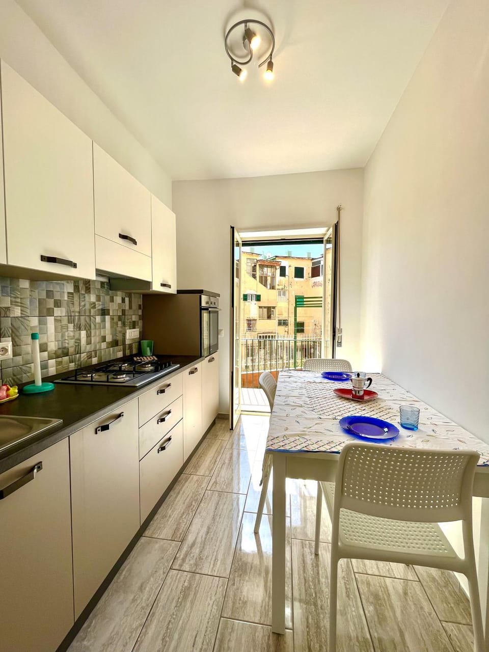 Kitchen or kitchenette, Dining area, dishwasher, minibar, pet friendly, stove