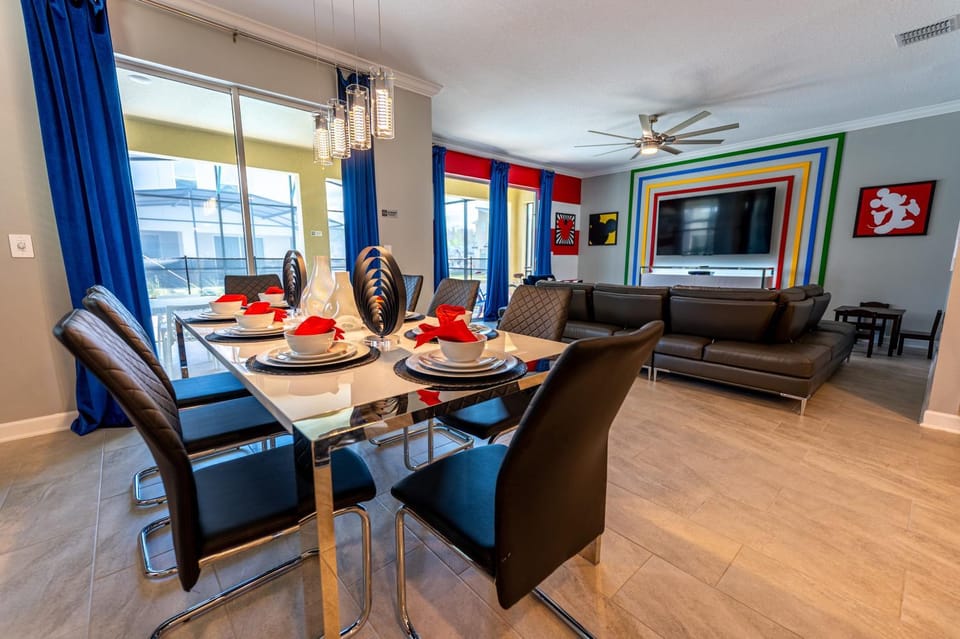 TV and multimedia, Living room, Seating area, Dining area, Evening entertainment