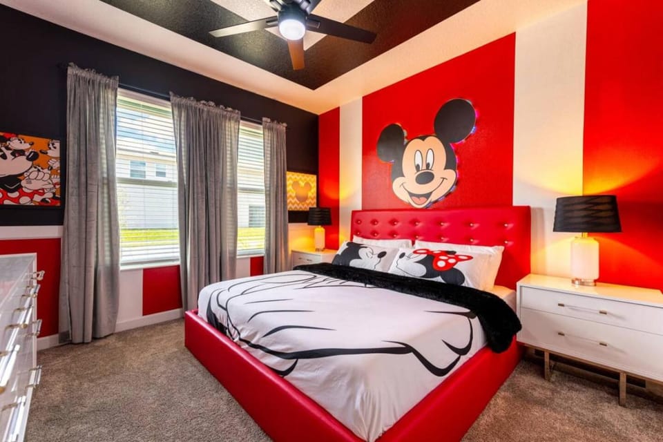 6BR Disney Oasis with Pool, Game Room and Resort House in Kissimmee