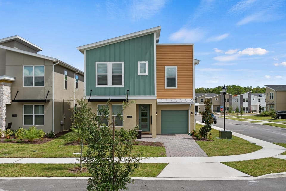 Property building, Spring, Day, Neighbourhood, Garden, Street view, Location