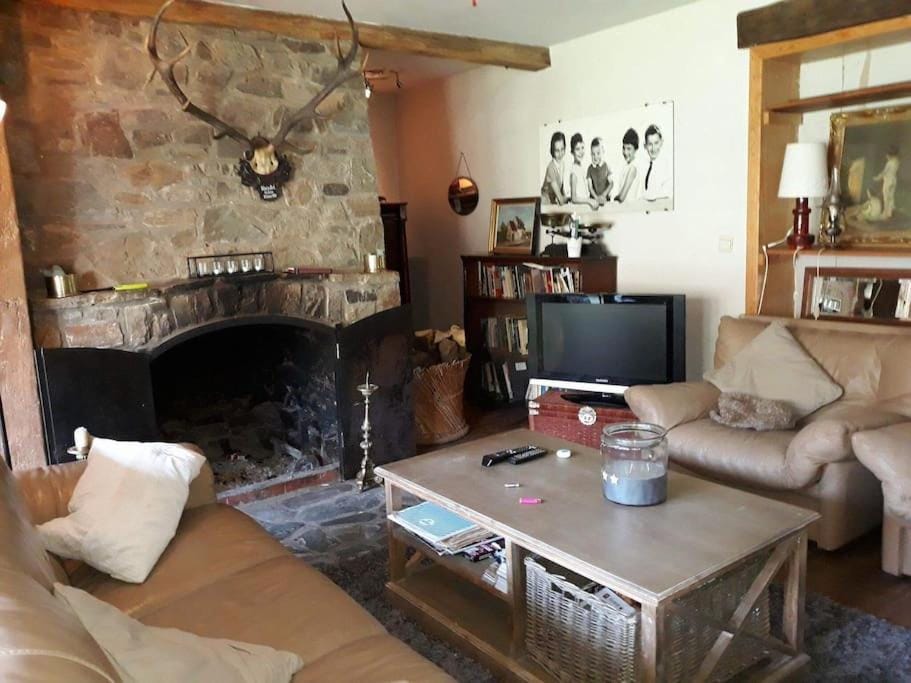 TV and multimedia, Living room, Seating area, flat iron