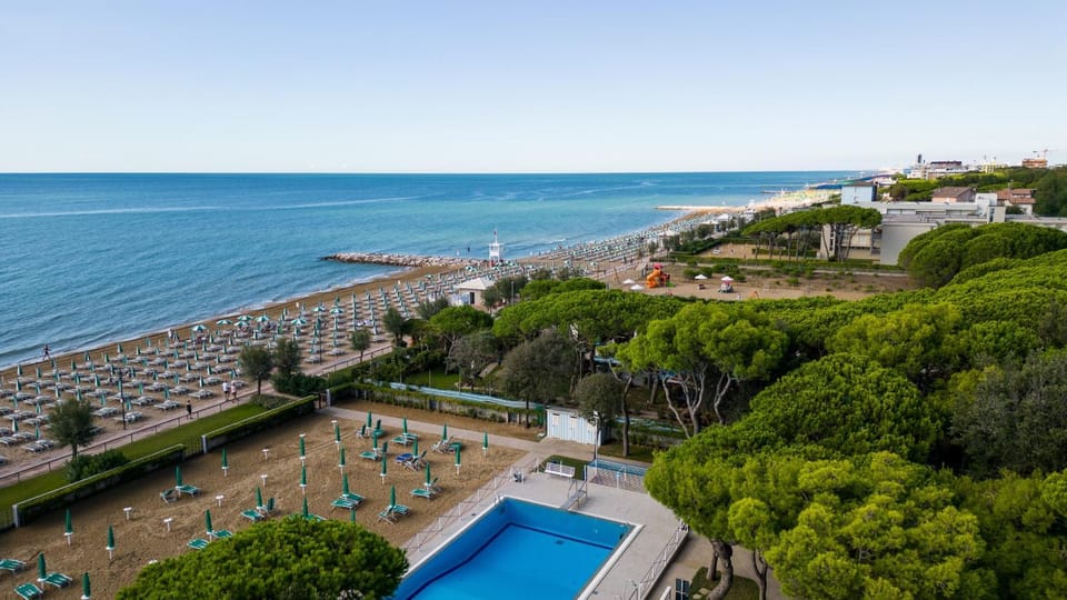Natural landscape, Beach, Pool view, Sea view, sunbed