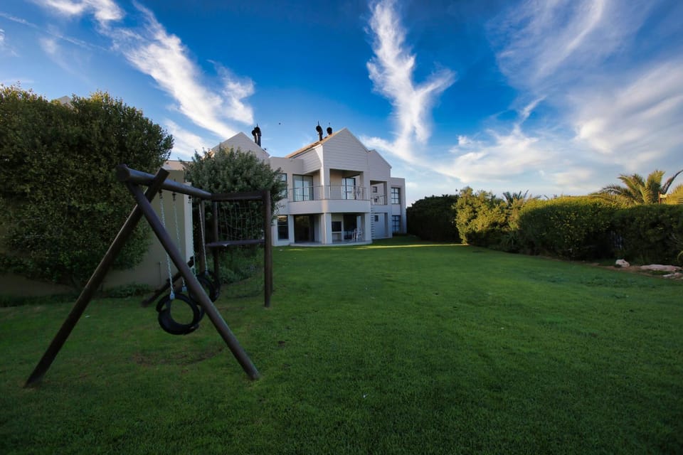 Property building, Day, Natural landscape, Children play ground, Garden, Garden view