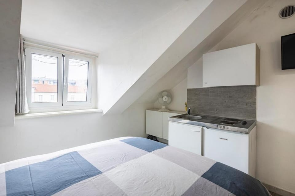 Kitchen or kitchenette, Photo of the whole room, minibar