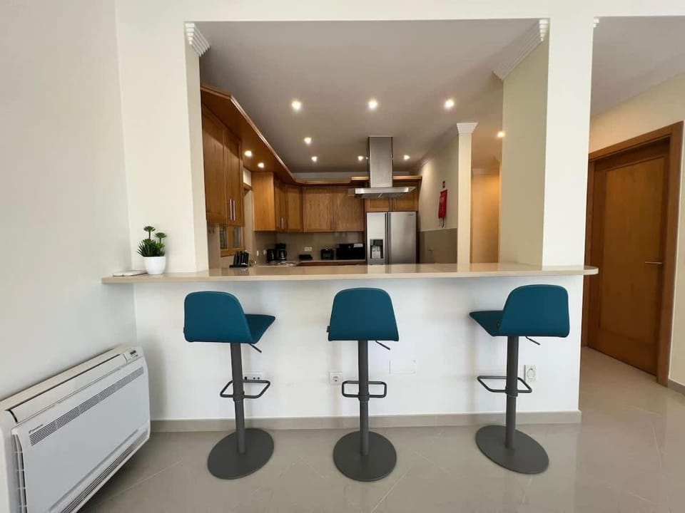 Kitchen or kitchenette, Seating area