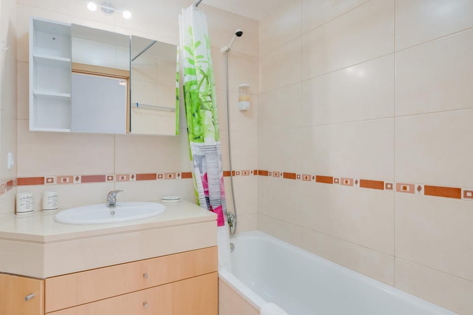 Bathroom, Bath