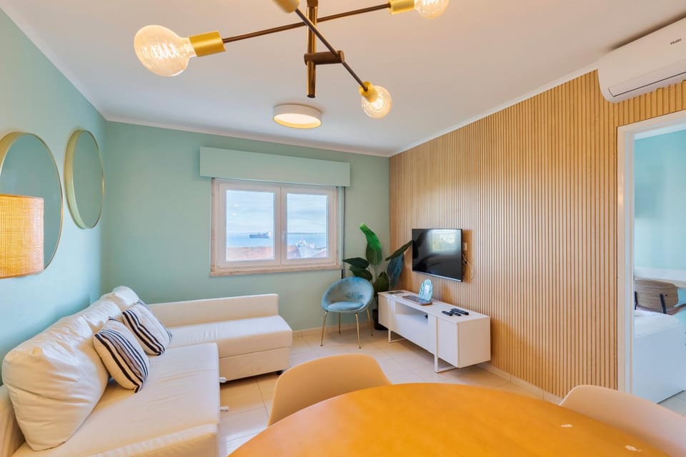 Communal lounge/ TV room, TV and multimedia, Living room, Decorative detail