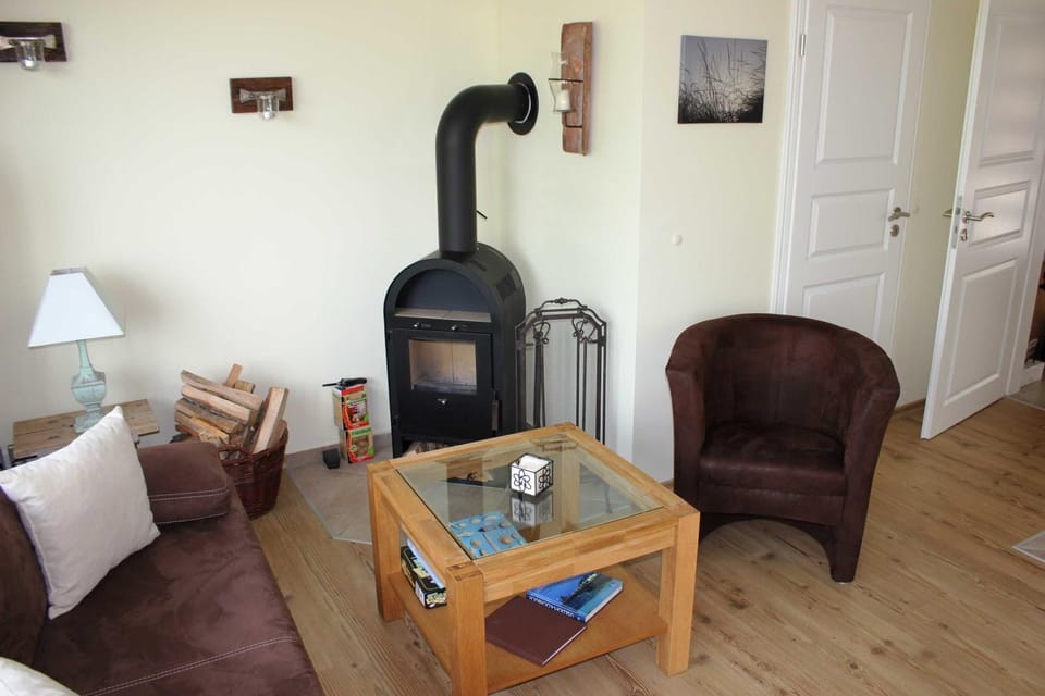 Living room, Seating area, fireplace