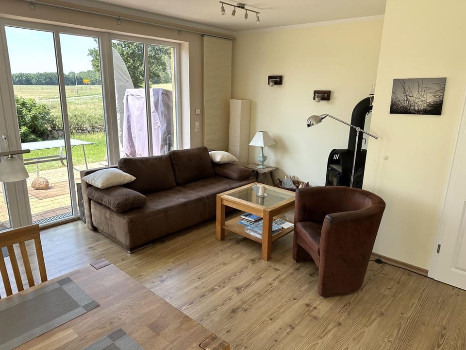 Living room, Seating area, fireplace