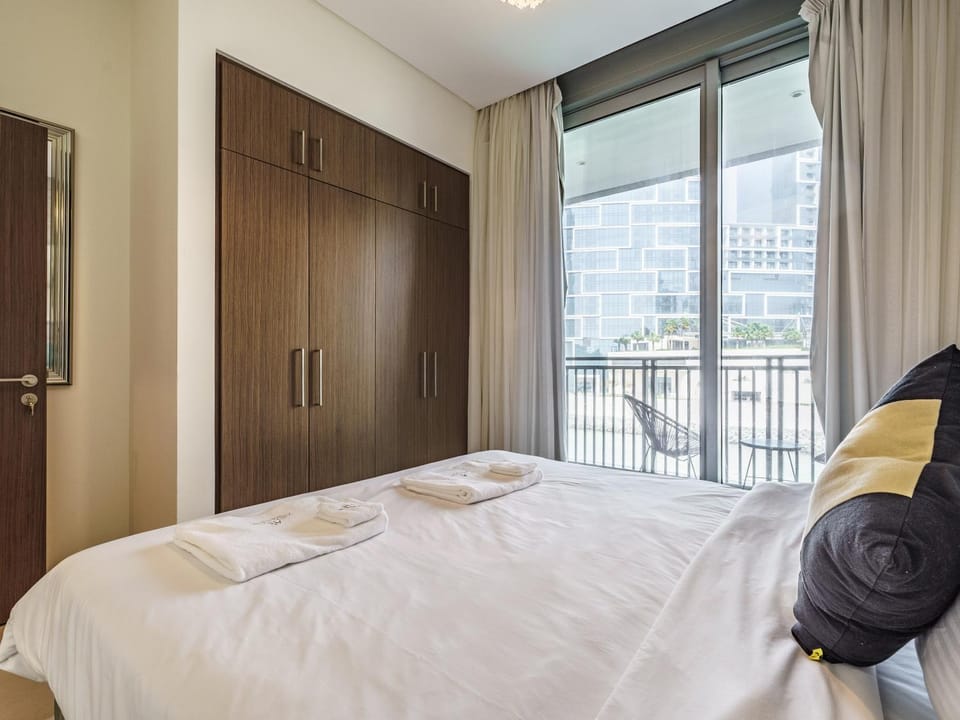 Bedroom, wardrobe