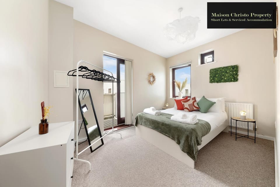 Bed, Balcony/Terrace, Photo of the whole room, Bedroom, towels