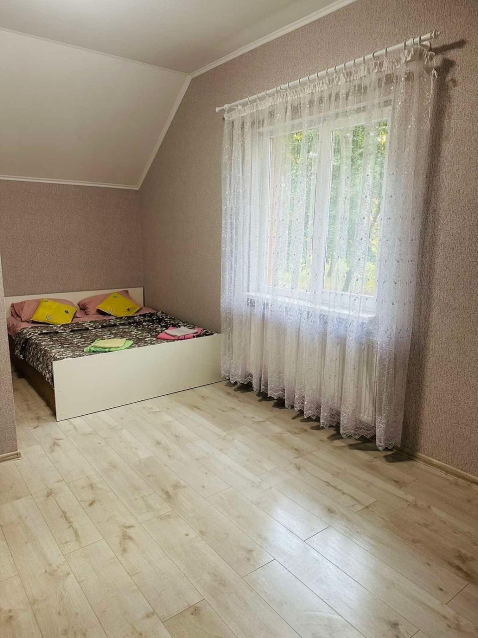 Photo of the whole room