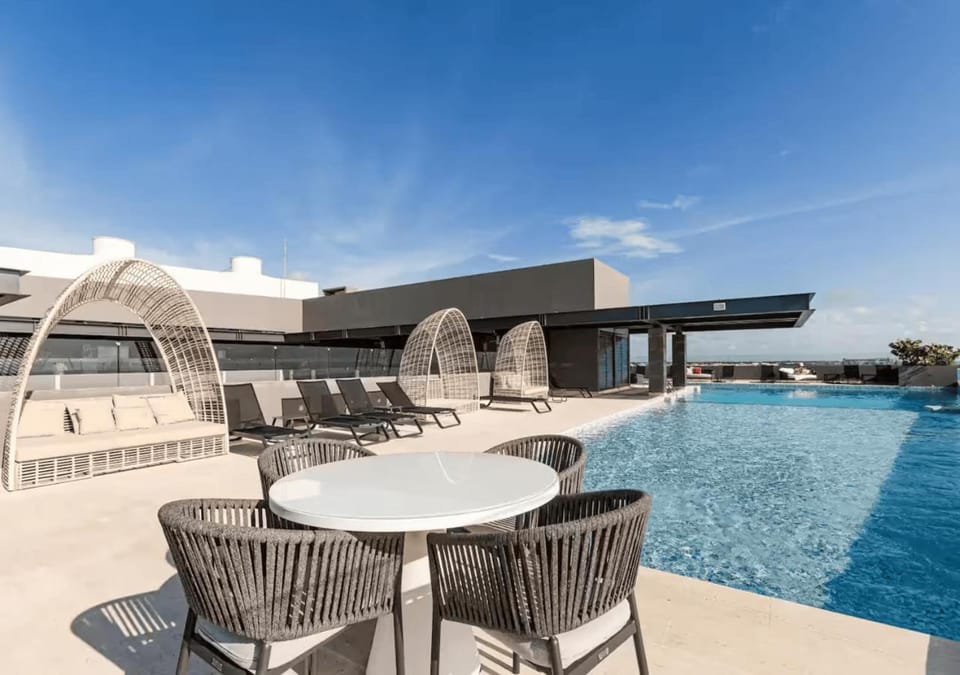 Swimming pool, sunbed