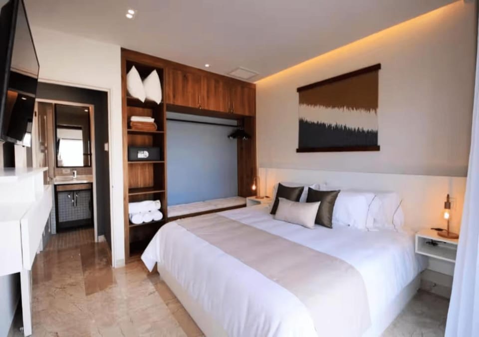 TV and multimedia, Photo of the whole room, Bedroom