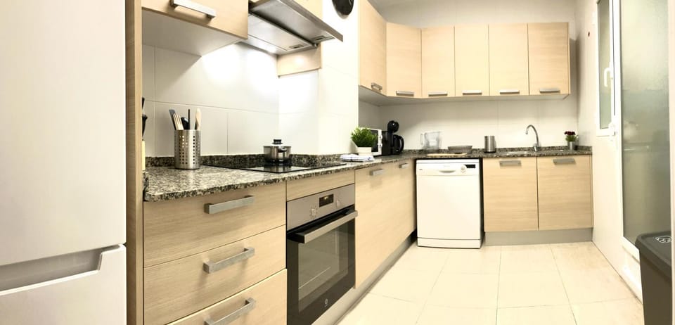 Kitchen or kitchenette, dishwasher, pet friendly, stove