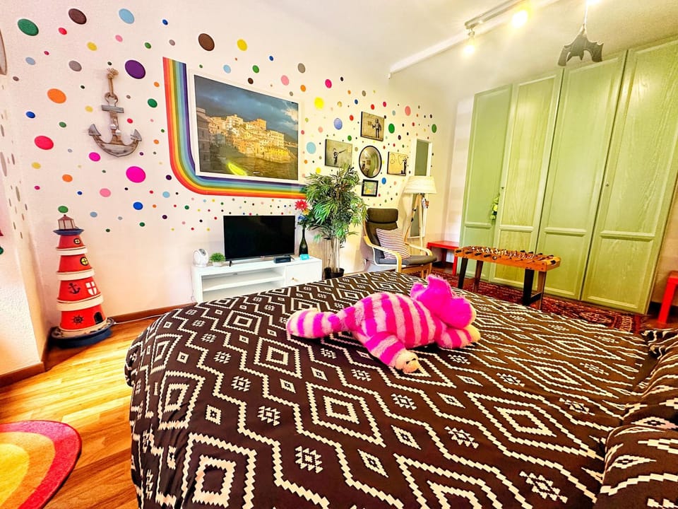 Bed, TV and multimedia, Photo of the whole room, Evening entertainment, Bedroom