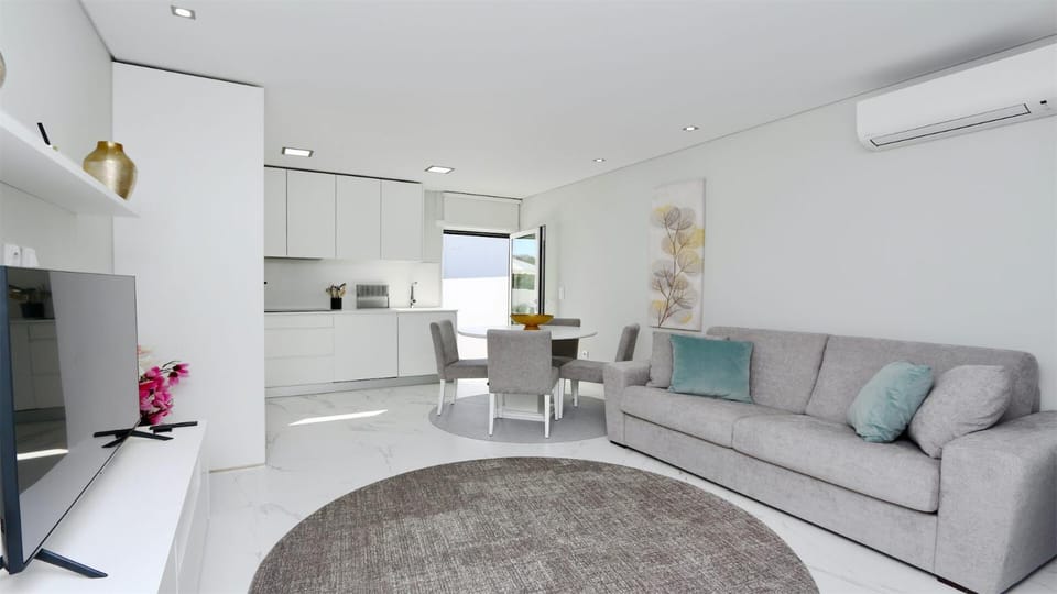 Kitchen or kitchenette, Seating area