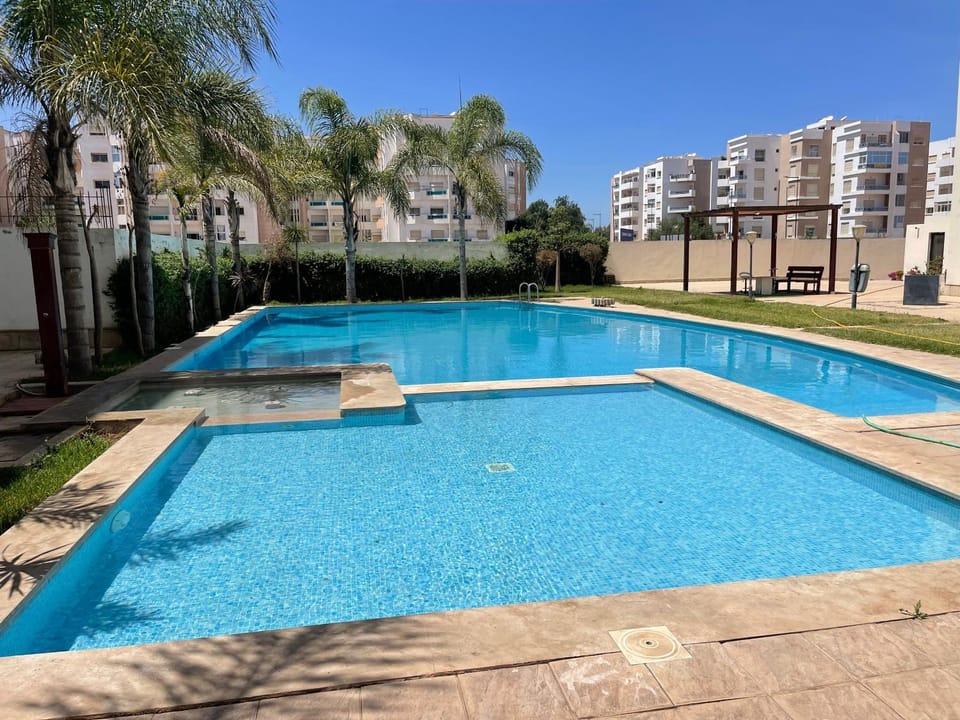Chic & cosy Flat Near Airport lockbox fast wifi Apartment in Casablanca-Settat