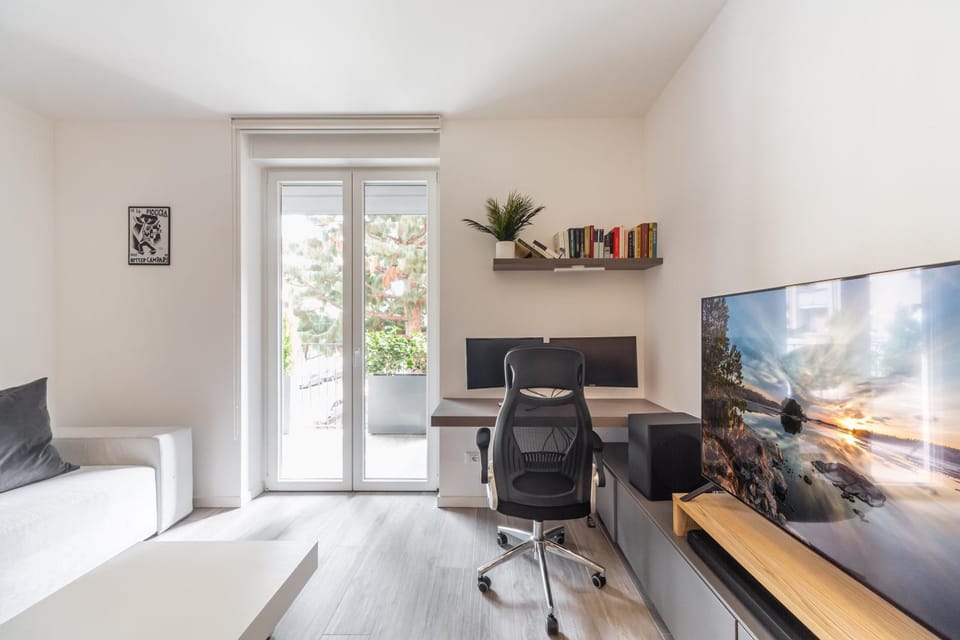 TV and multimedia, Living room, Seating area