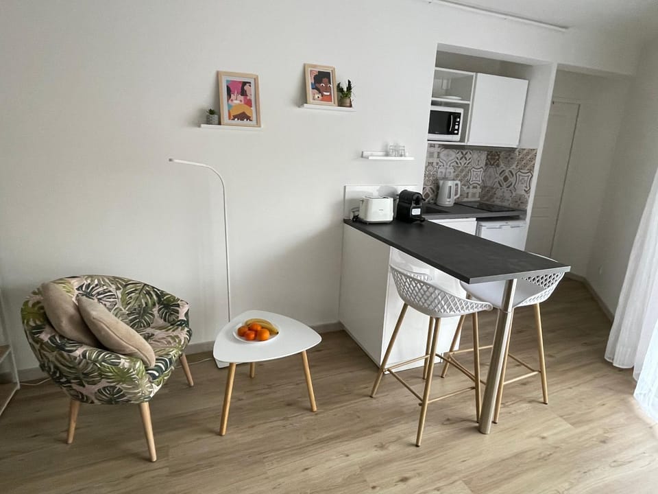 Aix Homes "Les Allées Provençales" Apartment in Aix-en-Provence
