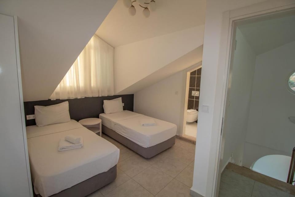 Bathroom, Bedroom, wardrobe