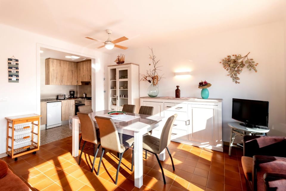 Sant Carles 23 - apartamento con vistas al mar Apartment in Alt Empordà