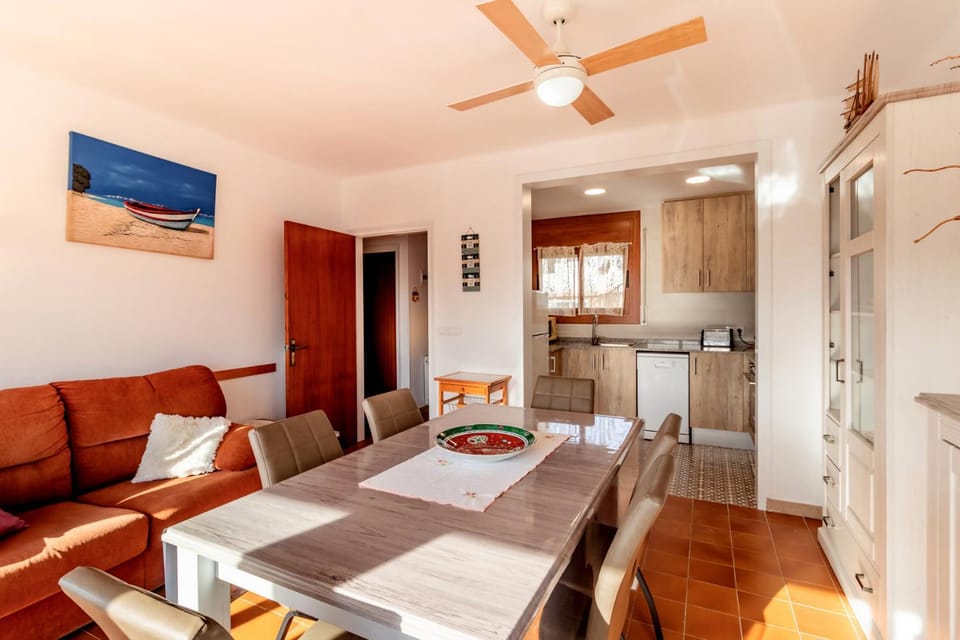 Sant Carles 23 - apartamento con vistas al mar Apartment in Alt Empordà