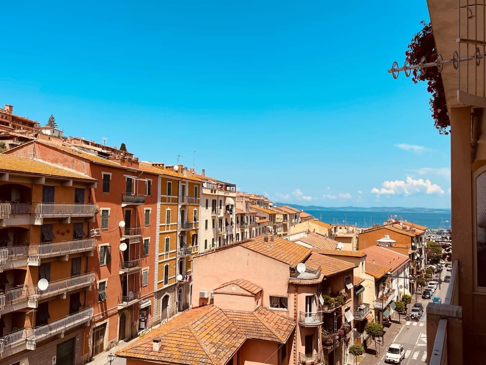 Property building, Balcony/Terrace