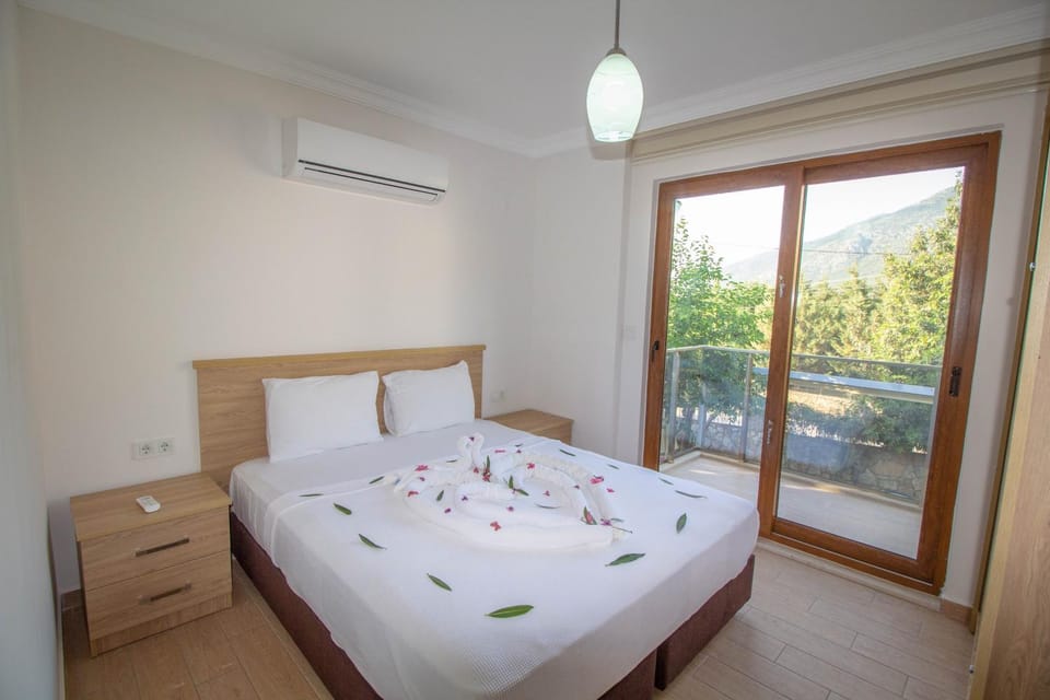 Bed, Balcony/Terrace, Bedroom