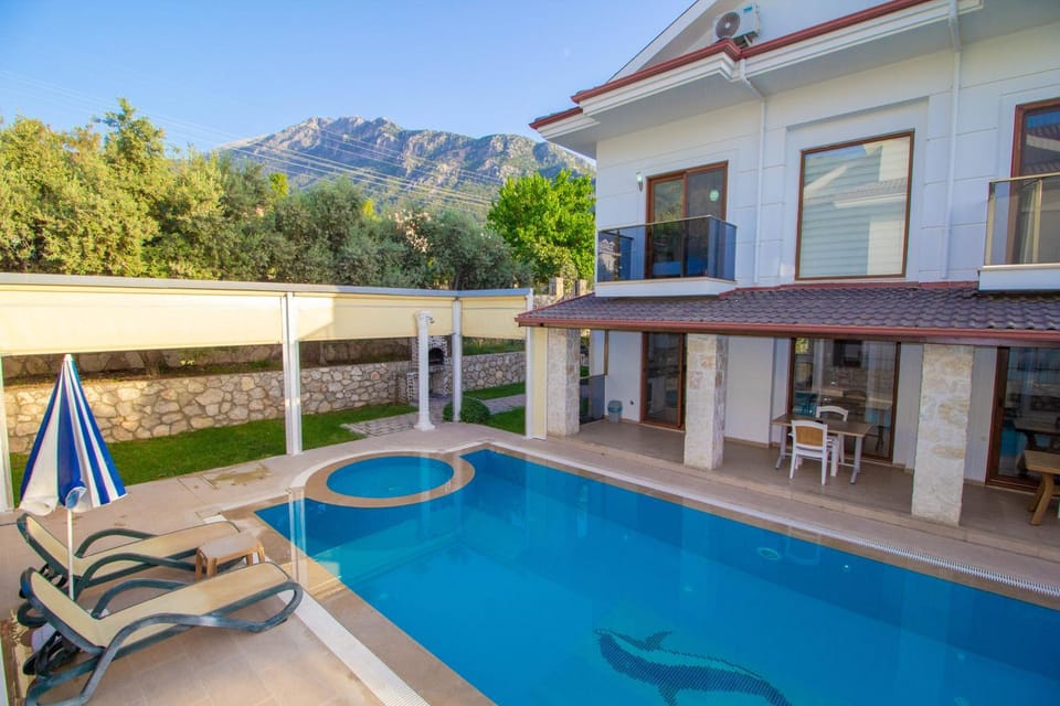 Patio, Dining area, Mountain view, Swimming pool, sunbed
