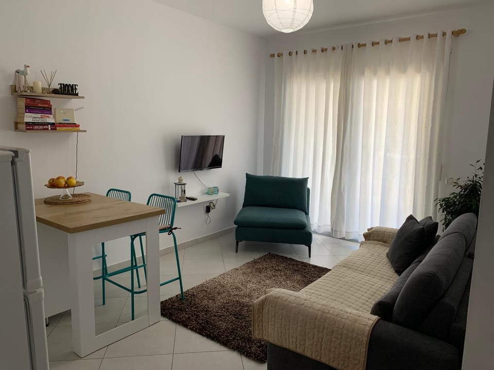 TV and multimedia, Living room, Dining area