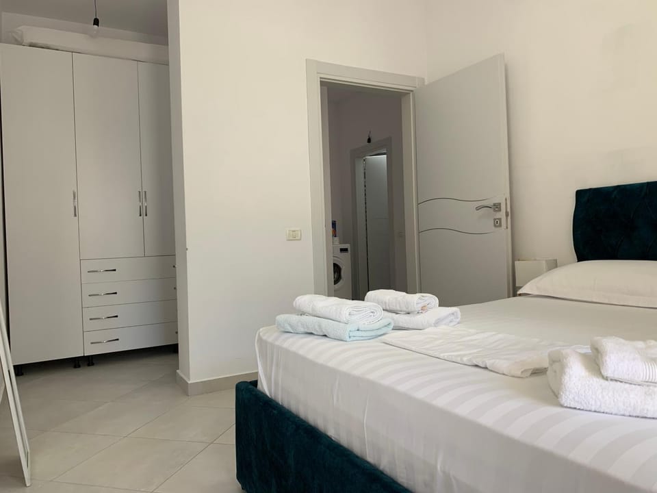 Bed, Bedroom, towels, wardrobe