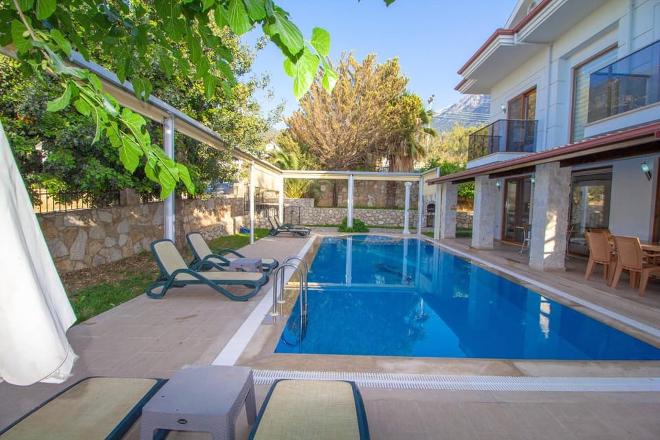 Patio, Dining area, Swimming pool, Swimming pool, sunbed