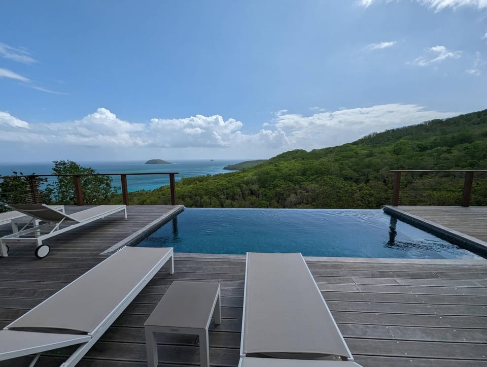 Natural landscape, Balcony/Terrace, Mountain view, Sea view, Swimming pool, sunbed