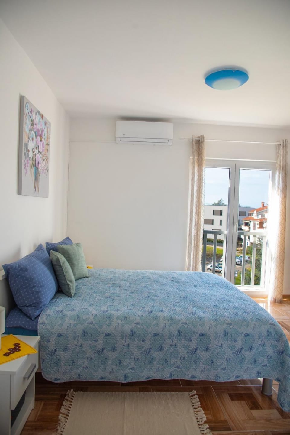 Bed, Photo of the whole room, Bedroom, air conditioner