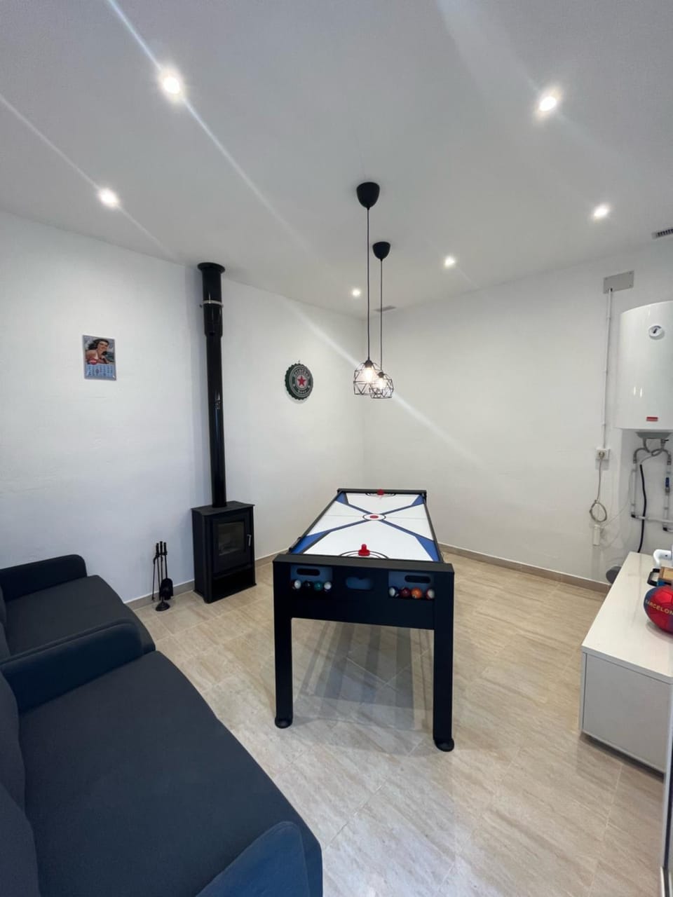 Billiard, Game Room