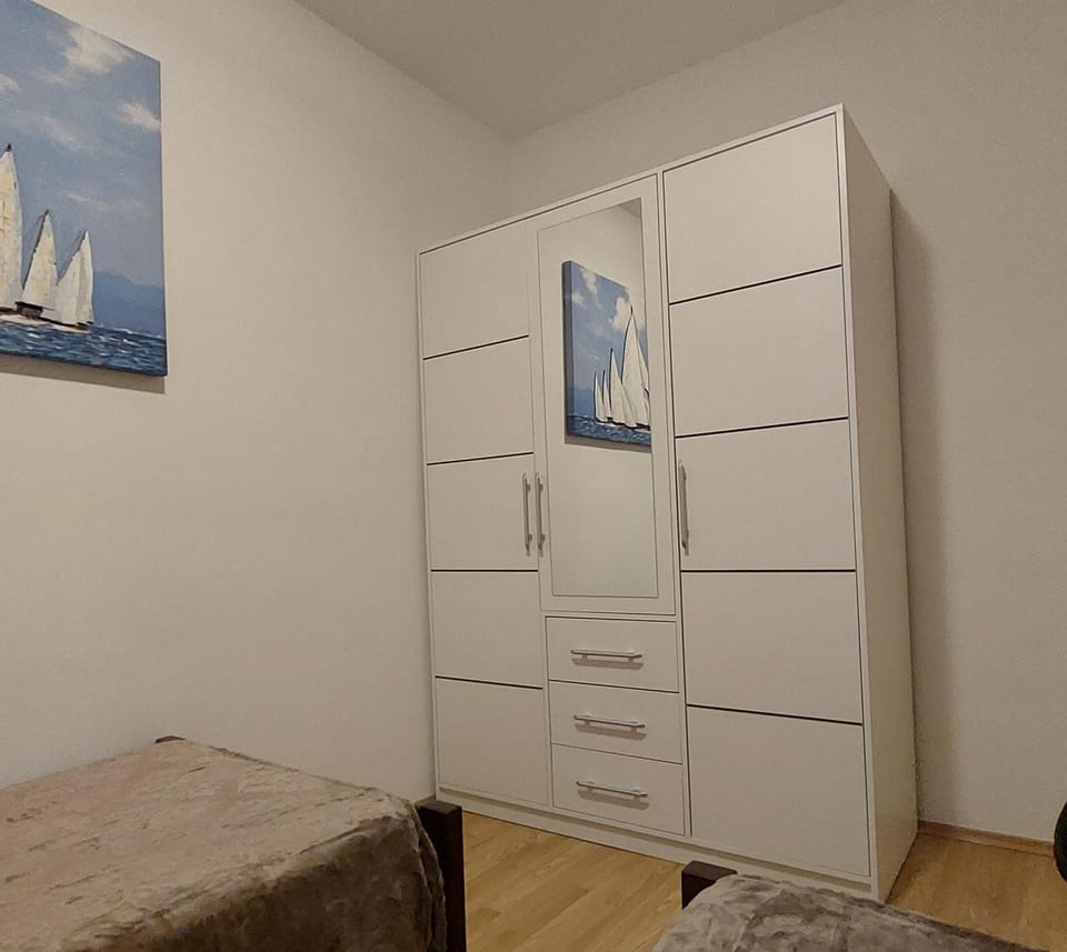 Bedroom, wardrobe