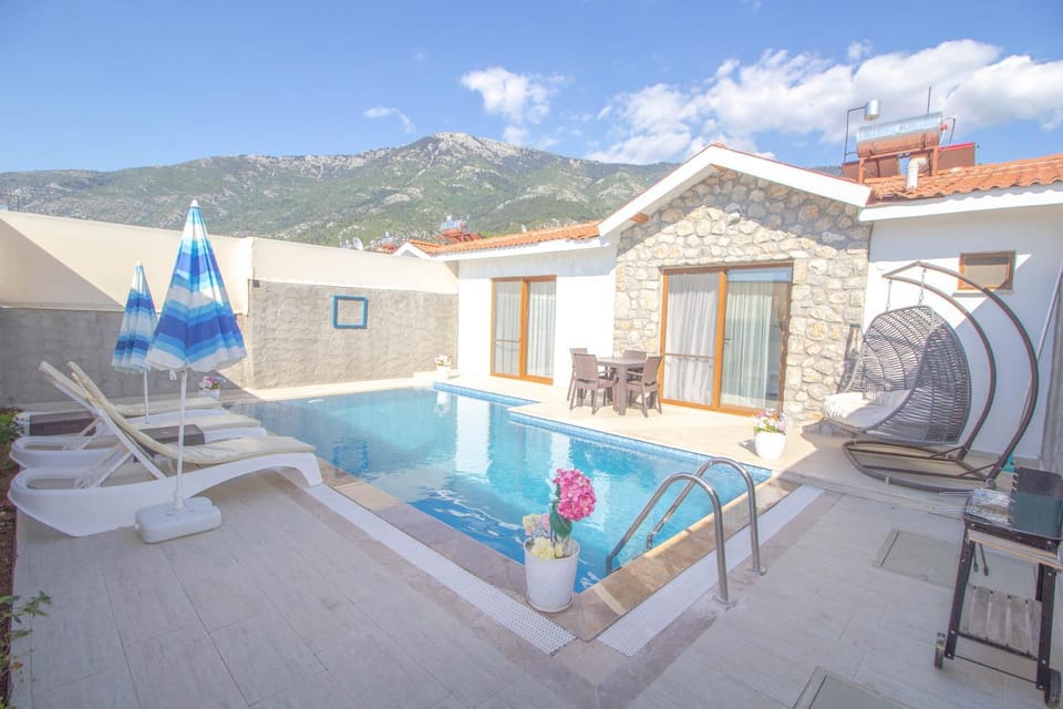 Patio, BBQ facilities, Garden, Dining area, Mountain view, Swimming pool, Swimming pool, sunbed