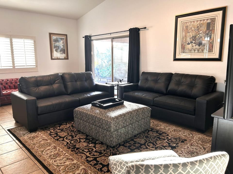 AZ Sun Palm Retreat w/optional Private Heated Pool House in Surprise