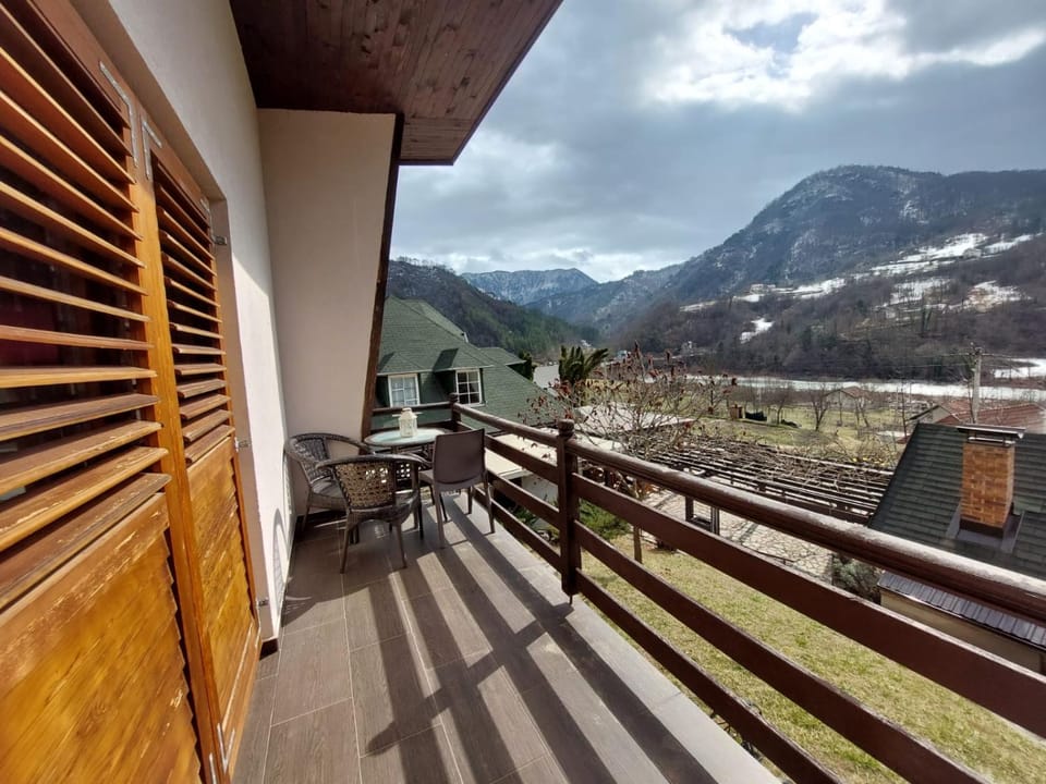 Spring, Natural landscape, Balcony/Terrace, Mountain view