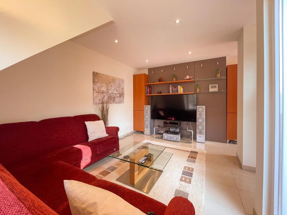 TV and multimedia, Living room