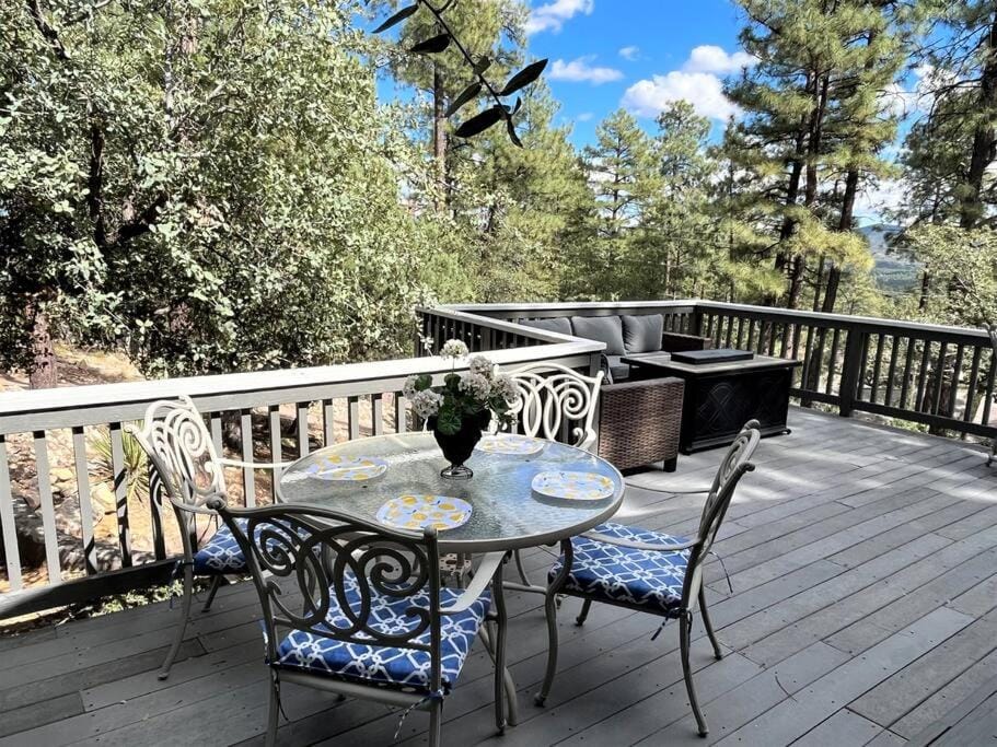 Natural landscape, View (from property/room), Balcony/Terrace