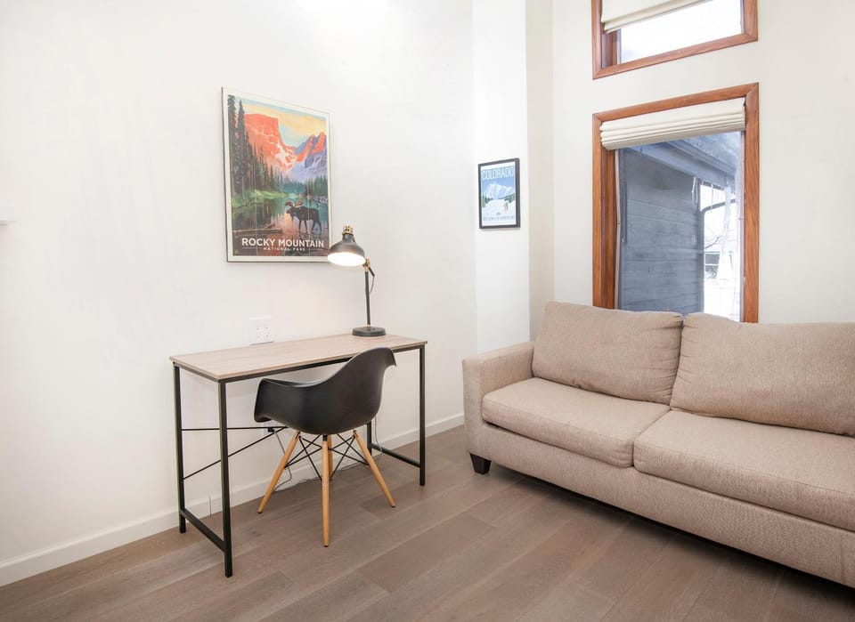 233 Larkspur Duplex - Unit B House in Eagle County
