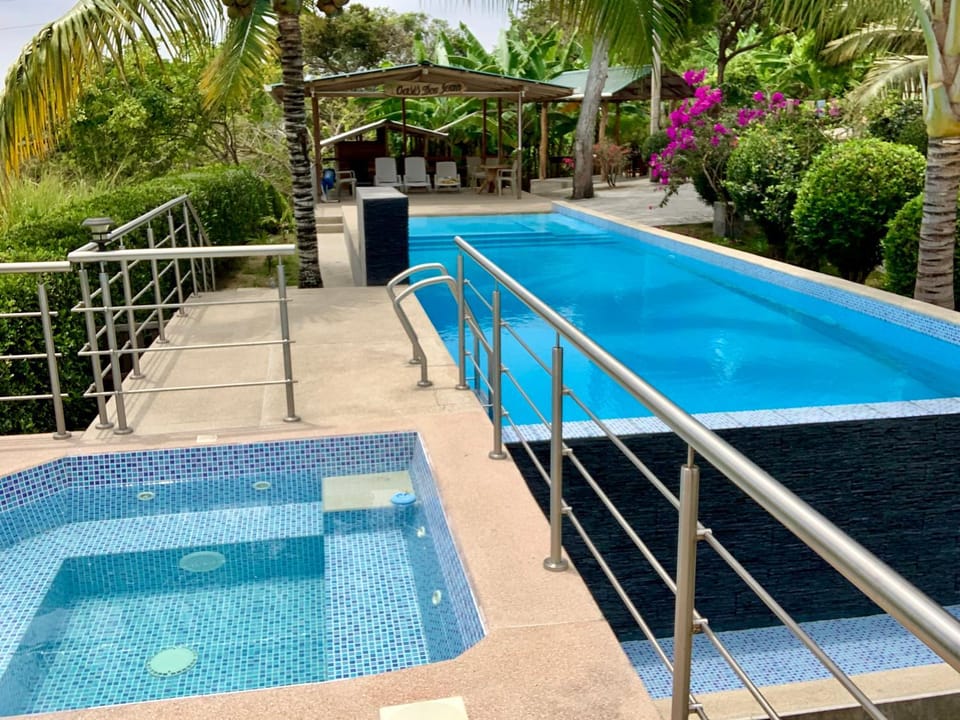Hot Tub, Solarium, Swimming pool