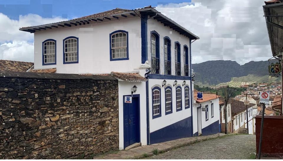 Property building, Day, Neighbourhood, Natural landscape, Mountain view, Street view