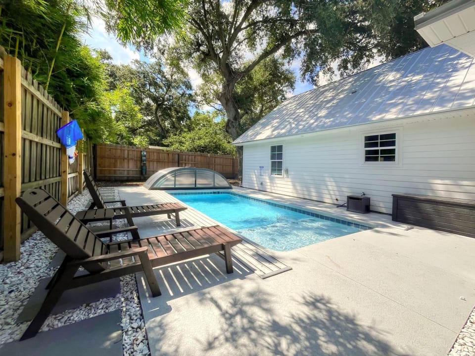 Baisden Cottage House in Saint Simons Island