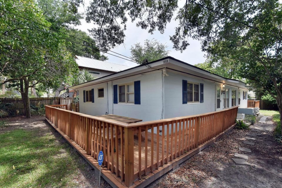 1058 Sherman Avenue House in Saint Simons Island